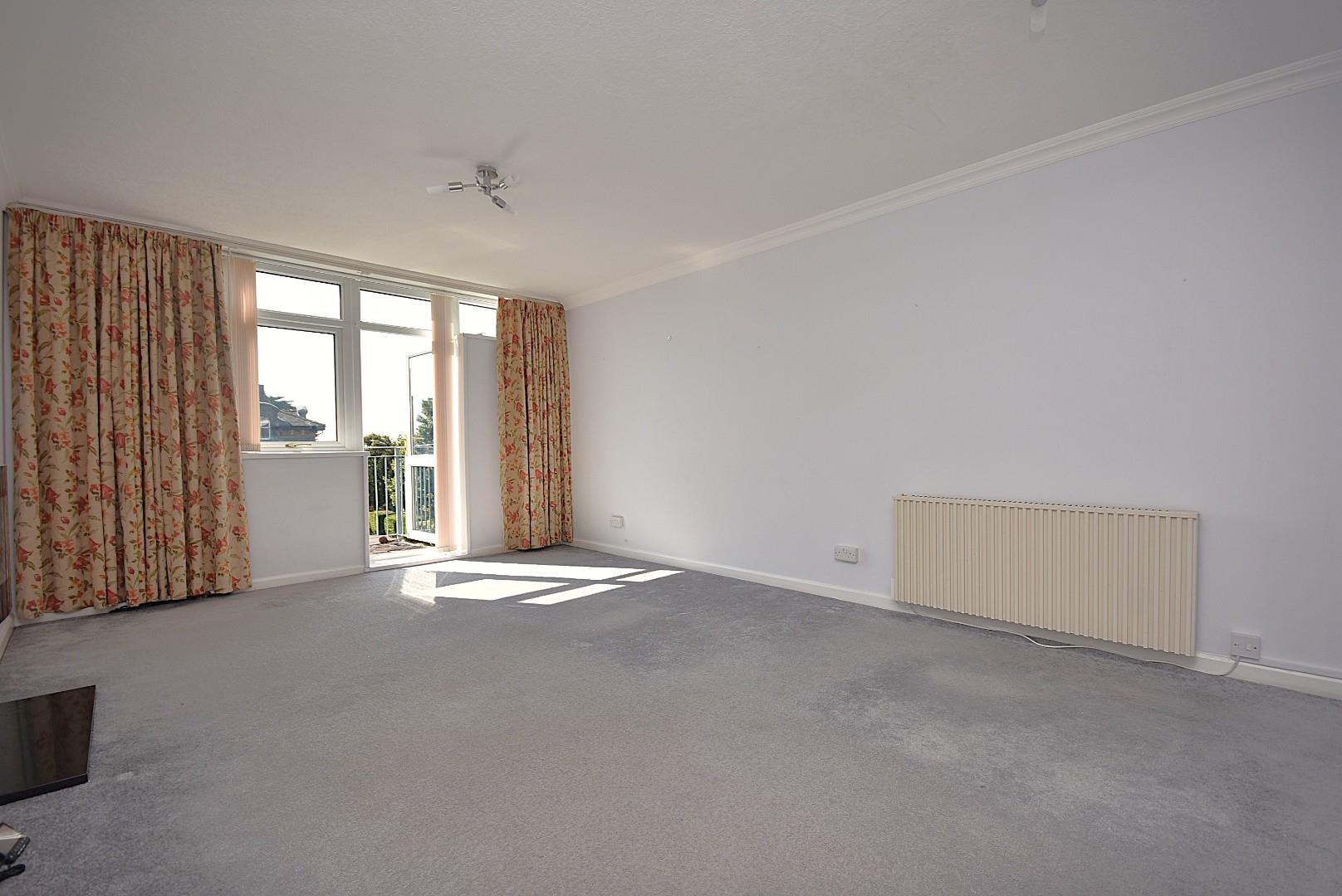 7 St. Nicholas House, Sea View Court, Bradford Place, Penarth, CF64 1AL